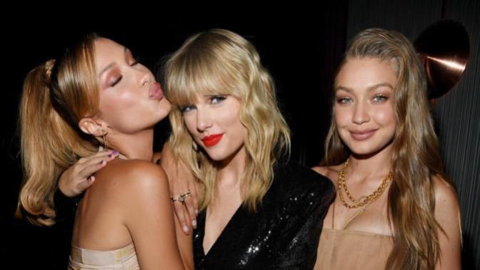 Taylor Swift , Gigi Hadid ve Bella Hadid Mtv müzik ödülleri sonrasında yapılan after partyde göz kamaştırdılar sizcede öyle mi?