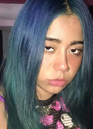Arkadaşlar beni Billie Eilish’e benzetiyolar, sizce benziyor muyum?