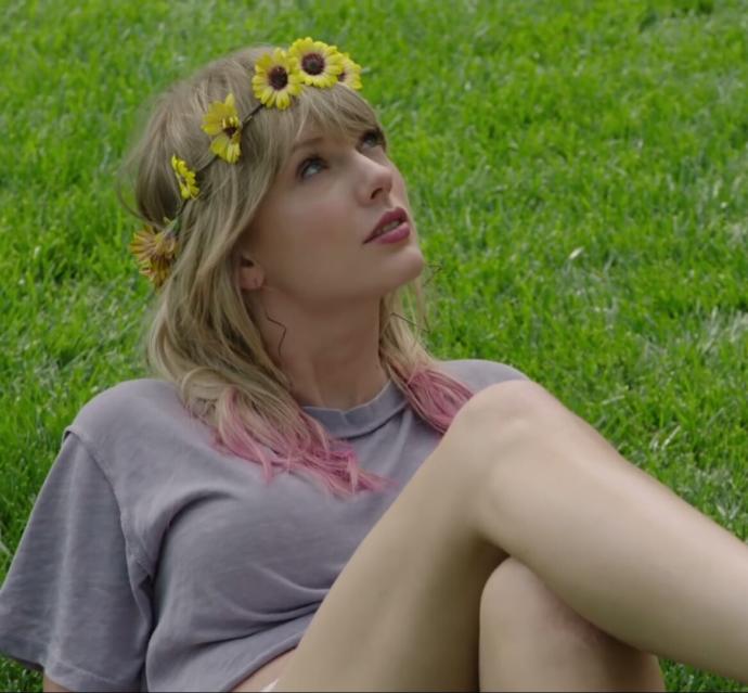 Hande Erçel vs Taylor Swift, Hangisi daha çekici ve güzel sence?