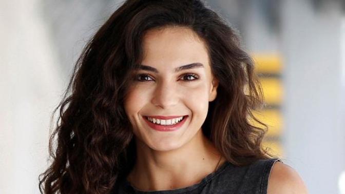 Hercai'nin Reyyan'ı, Ebru Şahin'i güzel buluyor musunuz?