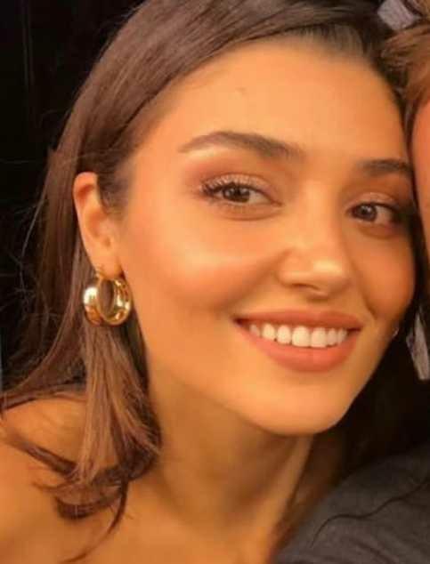 Her pozda 32 diş gülen ünlüler size de samimiyetsiz geliyor mu?