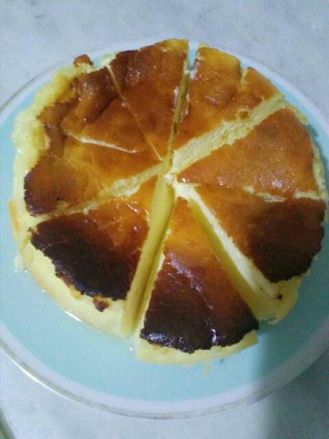 San sebastian cheesecake yaptım nasıl görünüyor arkadaşlar?