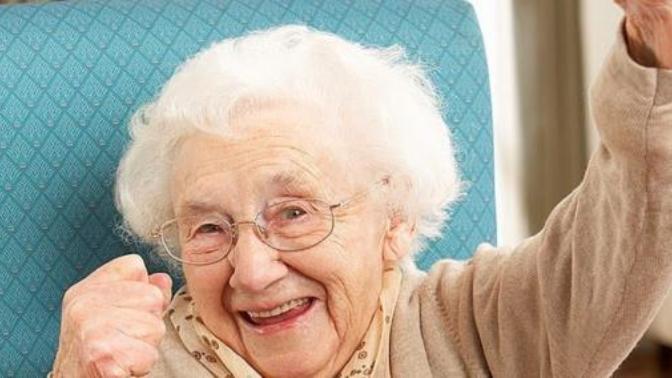 Eğer 90 yaşına gelseydin ve 30 yaşındaki bedenine veya aklına sahip olma şansın olsaydı, aklı mı seçerdin yoksa bedeni mi?