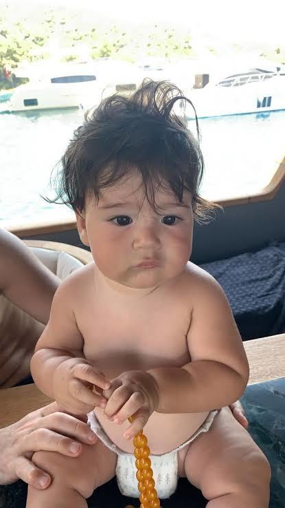 Aslıhan Turan, 11 aylık oğlu Hamza’yı anaokuluna yazdırdı! Sizce bu neyin göstergesi?