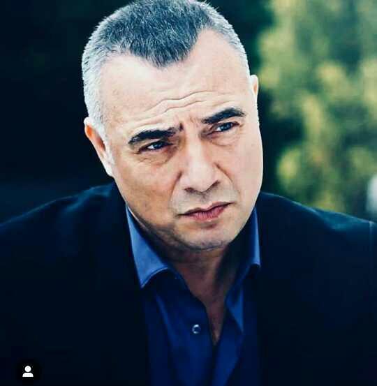 Arkadaşlar sizce Polat Alemdar mı? Hızır Çakırbeyli mi? NEDEN?
