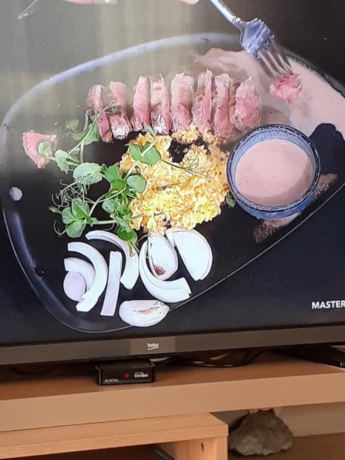 Bu şekilde et yiyebilen ve seven var mı? Resmen çiğ et bu dünyaca ünlü şefler nasıl yiyor bunu?