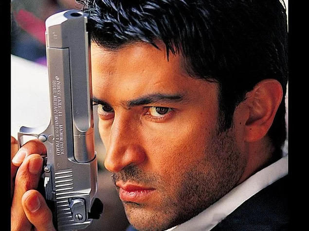 Sizce miroğlu mu döver polat mı döver?