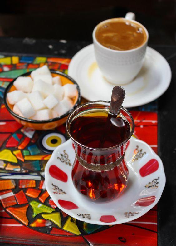 Gecenin tadı kahveyle mi çıkar yoksa çayla mı?