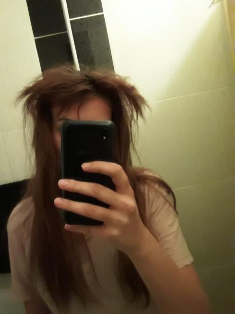 Sacim mi daha guzel yoksa barbara palvin mi??