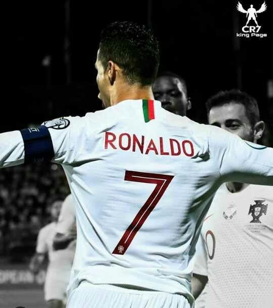 Cristiano Ronaldo Euro 2020 Elemeleri'nde Lionel Messi'yi alt üst ediyor. Düşünceleriniz nedir?