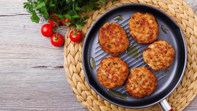 Bekarlar için evde hazırlanabilecek kolay yemek tarifi verebilecek var mı?