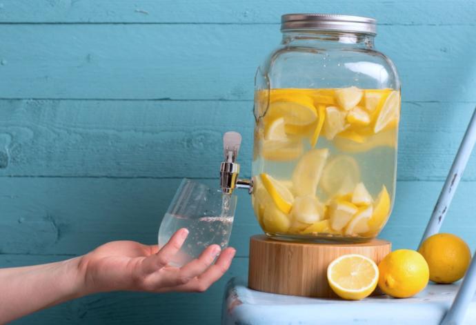 Adet döneminde limonlu su içilir mi