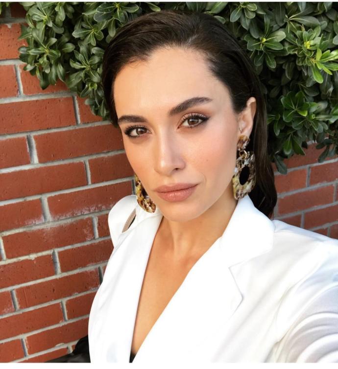 Hande dogandemir mi burcu kıratlı mi daha güzel?