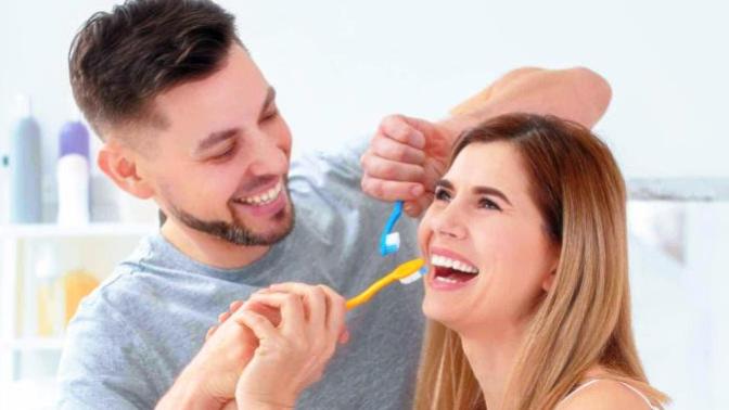 Sevgilinin haftada bir dişlerini fırçalaması ayrılık sebebi midir?