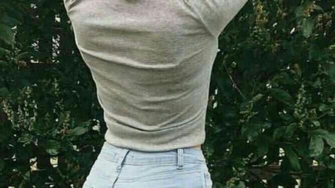 Erkekler, kadınlar sizce hangi kıyafet ile daha çekici; hangi kıyafetlerle daha itici?