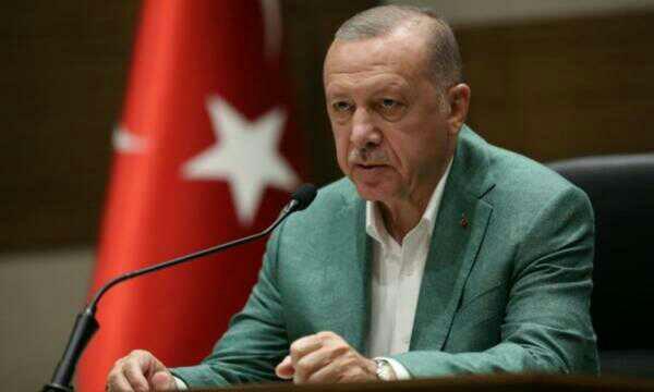 Cumhurbaşkanı Erdoğan, Fox TV muhabirini yaptığı haber yüzünden azarladı. Cumhurbaşkanı'na yakışıyor mu bu hareketler sizce?
