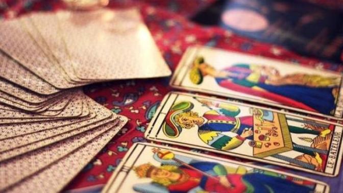 Yeni bir mevsim, yeni bir aşk: Tarot kartlarıyla aşk hayatını keşfet! Yaşamak istediğin aşk masalında neler var?