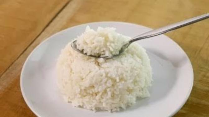 Sevgilim gittiğimiz pilâvcıda, pilav tabağıma kaşık sapladı ne demek istiyor sizce?