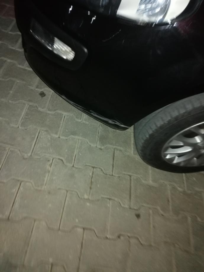 Arkadaşlar arabayı kaldırım kenarında duran taşa surttum. Gece acile hasta gotırdum. Aceleyle donerken oldu. Onerılerınız nedir?