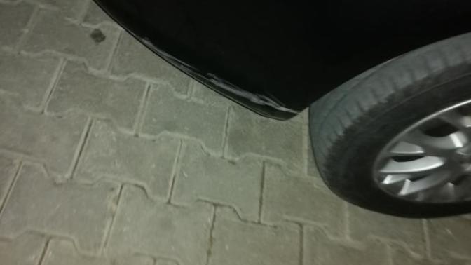 Arkadaşlar arabayı kaldırım kenarında duran taşa surttum. Gece acile hasta gotırdum. Aceleyle donerken oldu. Onerılerınız nedir?