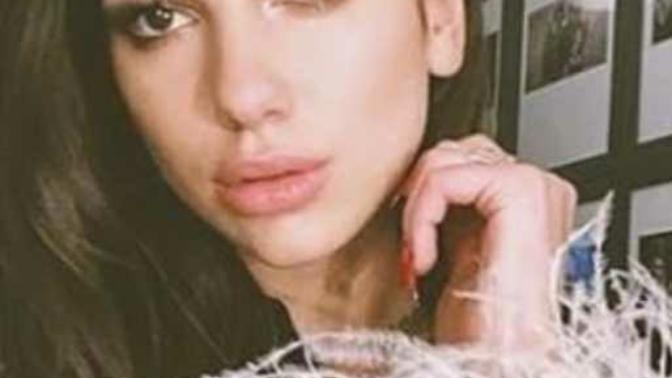 Dua lipa sizce çok mu güzel?