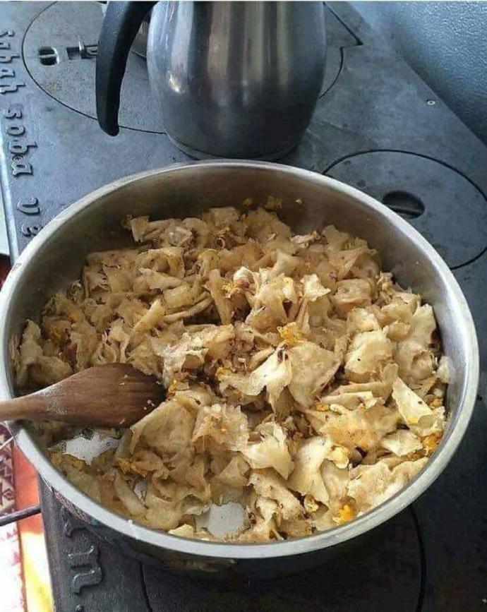 Kuzine üzerinde pişen yemek miss