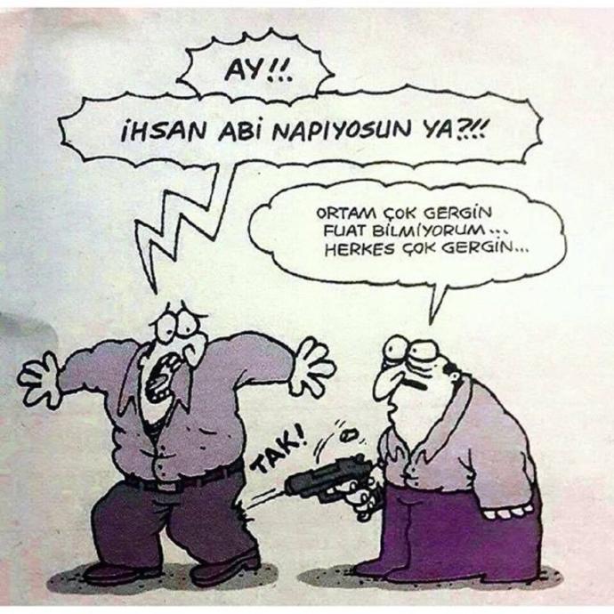 Şu kolye haç işaretine çok mu benziyor?