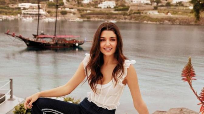 Hande Erçel fiziği?