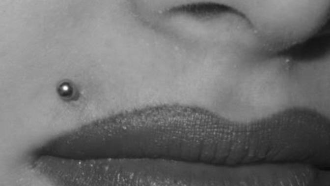 Dudak üstü piercing sizce nasıl?