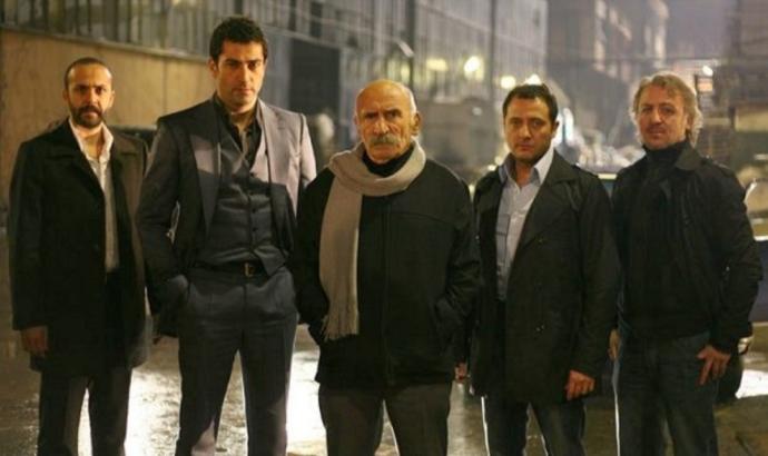 BİR EZEL REPLİĞİ PAYLAŞIR MISIN?