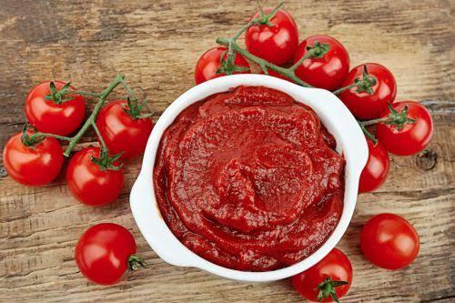 Ev yapımı domates salçasının ekşi olmaması için ne yapabiliriz?