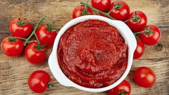 Ev yapımı domates salçasının ekşi olmaması için ne yapabiliriz?