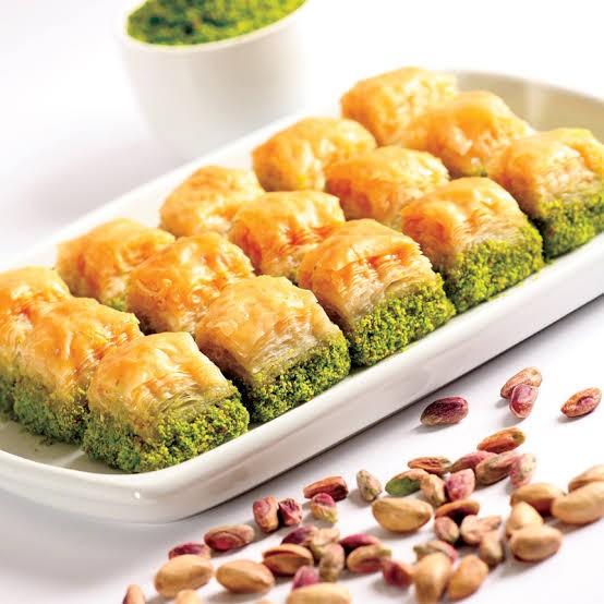 Baklava fıstıklı mı daha güzel yoksa cevizli mi?