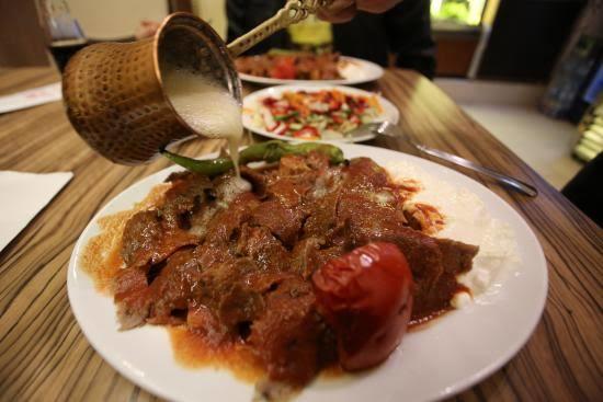 Tereyağlı iskender mi sade iskender mi?