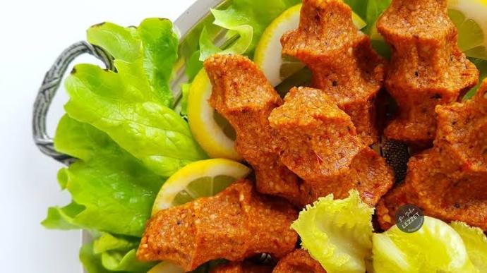 Çiğ köfte etli mi yoksa etsiz mi? Hangisini daha çok tercih edersiniz??