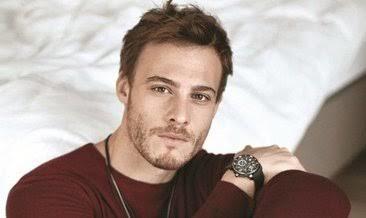 Kerem Bursin, ıssız bir adaya düşse yanına fıstık ezmesi alırmış! Peki sen ne alırdın?