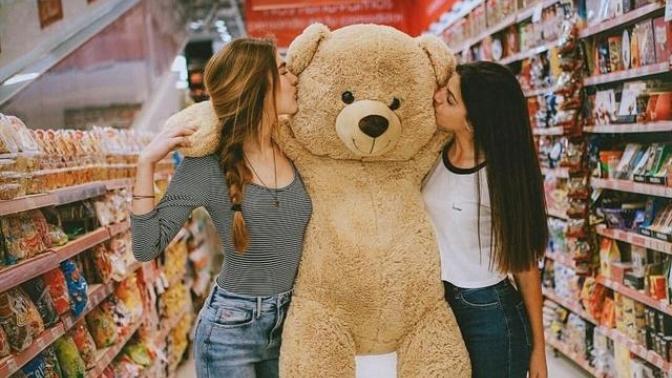 Alman kadın:"Uçakla evlenip hangarda yaşamak istiyorum". Bir nesneyle evlenseniz bu nesne ne olurdu?