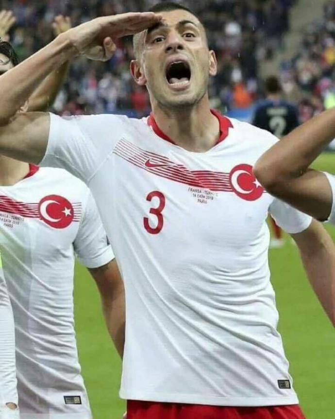 Milli futbolcu Merih Demiral hakkında ne düşünüyorsunuz?