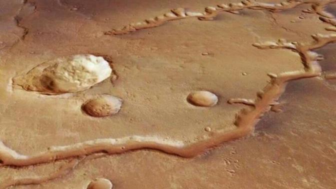 Mars'ta dört milyar yıllık nehir yatağı bulundu. Sizce Mars'ta yaşam var mı? Mars'ta dört milyar yıllık nehir yatağı bulundu. Sizce Mars'ta yaşam var mı?