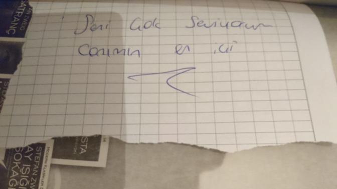 Eski sevgilimden yıllar sonraya bir not! Kitap hediye ederken not bırakır mısınız?