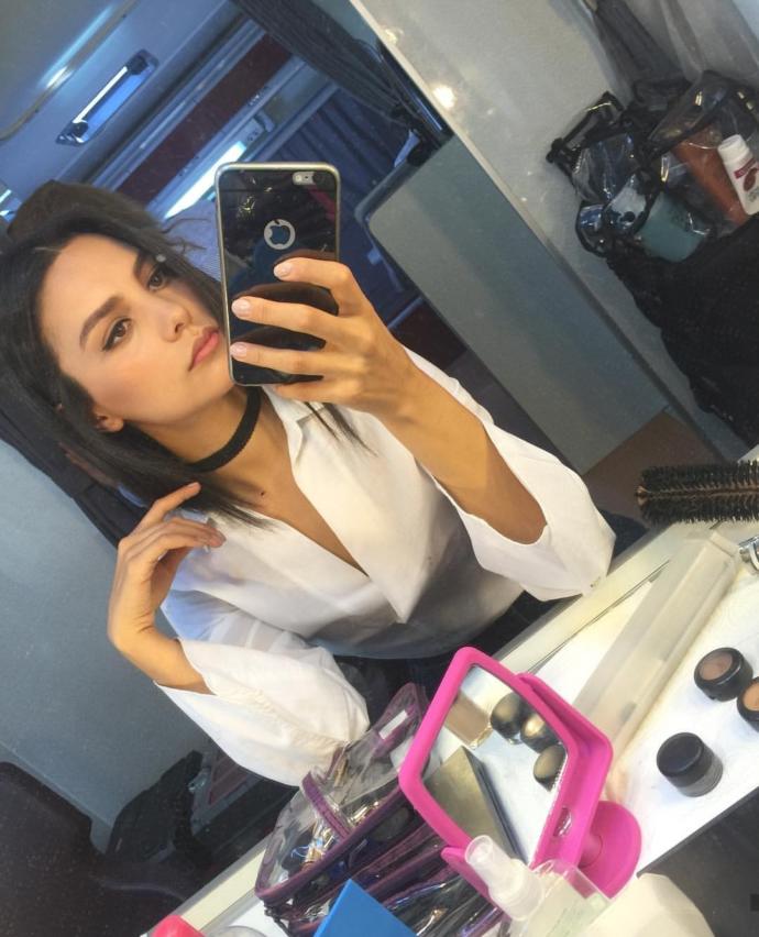 Hazal Filiz küçükköse mi Hande Erçel mı?