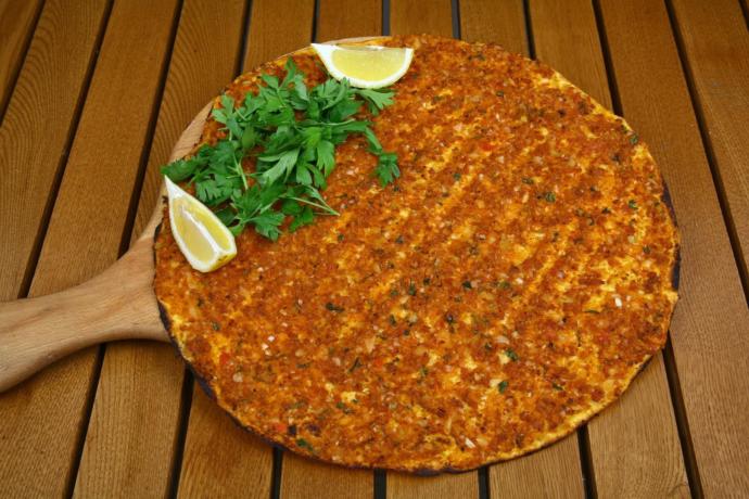 Sence lahmacuna mayonez sıkılır mı?