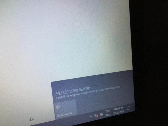 Windows 10 Laptop cihazımda wireless ışığı yanmıyor lütfen yardım edin?