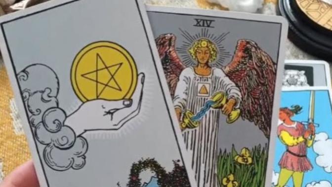 Hemen sorunu sor, senin adına bir Tarot kartı çekip sorunu yanıtlayalım! Hayatına dair merak ettiklerin neler?