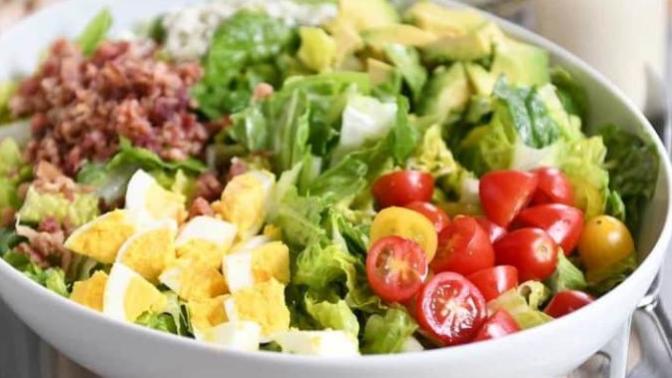 Diyet salata tarifleri verir misiniz? En sevdiğiniz salata hangisi? 