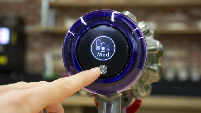 Dyson V11