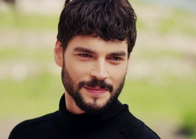 Bu sezon ekranlarda fırtına gibi esen birbirinden yakışıklı bu jönlerden hangisi senin favorin?