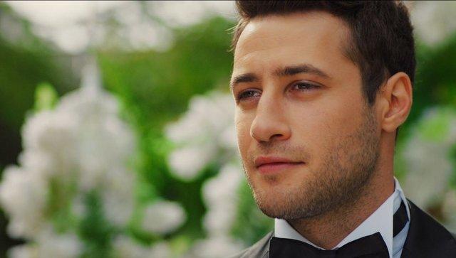 Bu sezon ekranlarda fırtına gibi esen birbirinden yakışıklı bu jönlerden hangisi senin favorin?