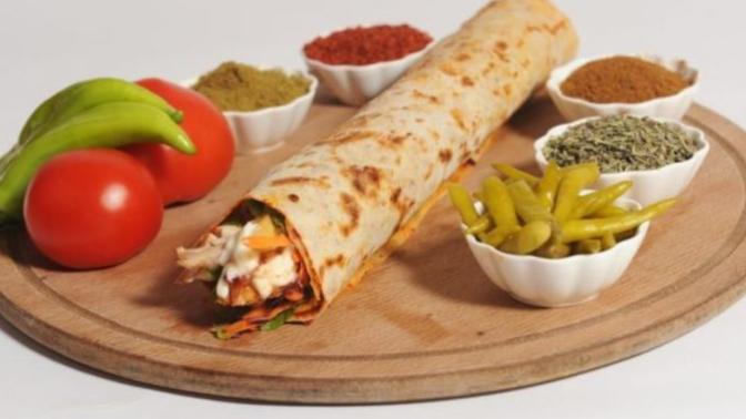 Et  ya da  tavuk döner durumde olmazsa olmazınız nedir, neden yakıştığını düşünüyorsunuz?