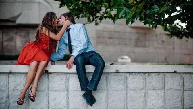 Sevgiliyle baş başa kalınca ne yapılır?